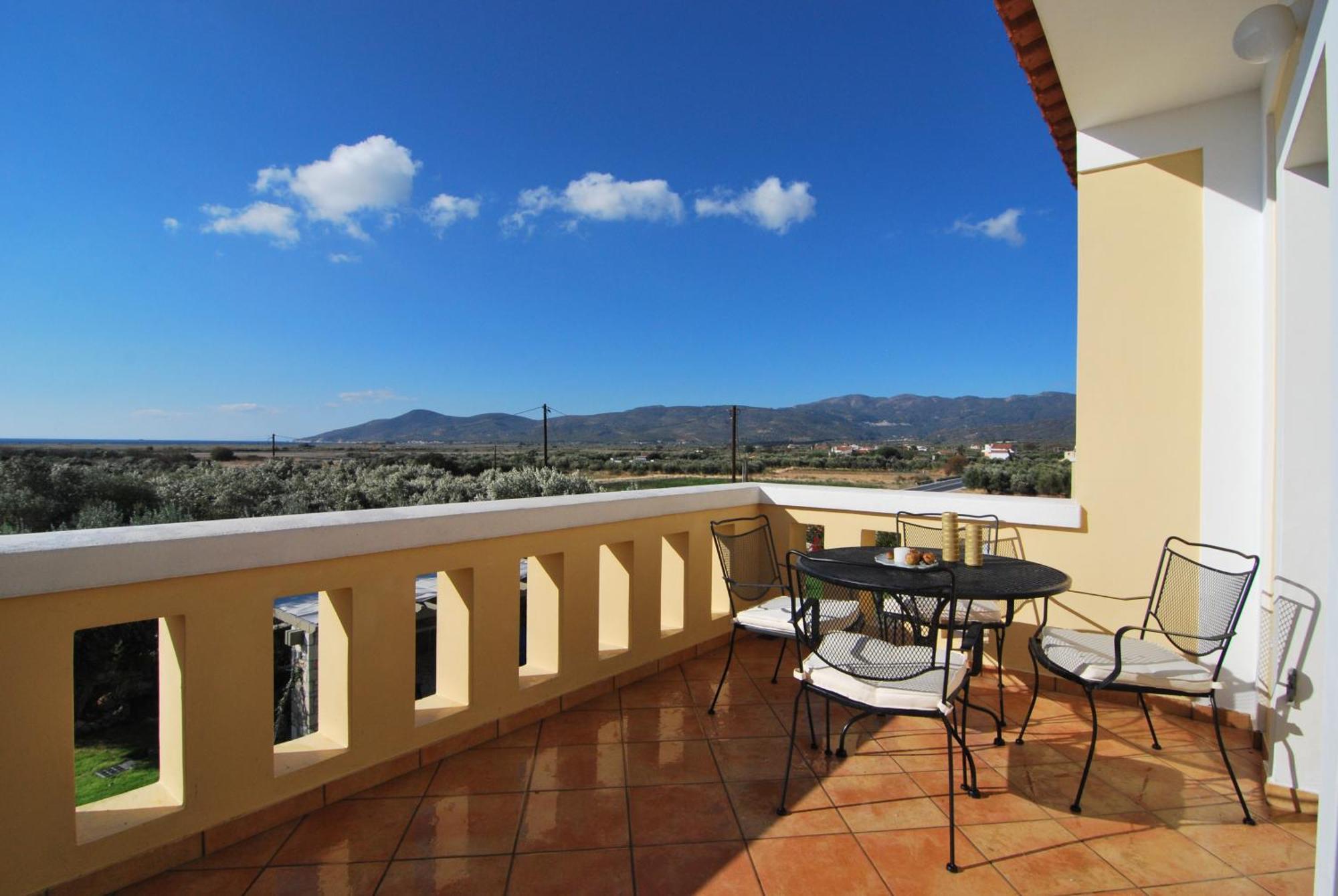 Elaia Villas *