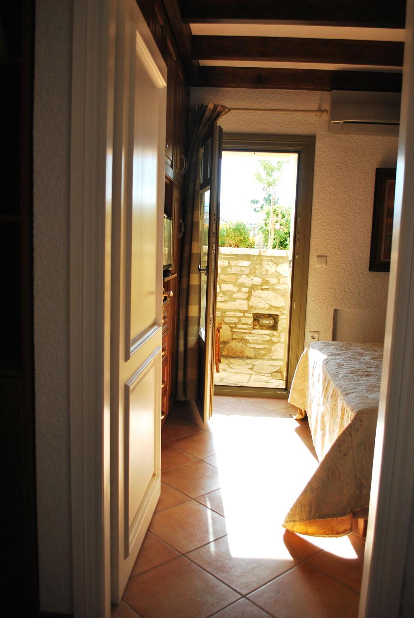 Elaia Villas *