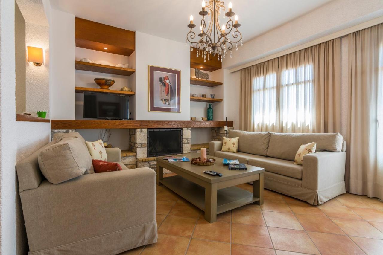 Villa Elaia Villas *