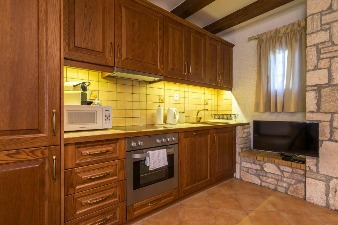 Elaia Villas