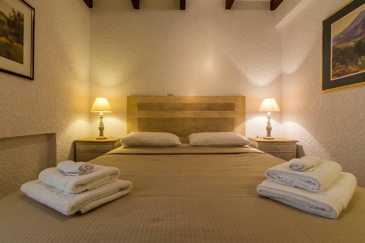 Villa Elaia Villas *