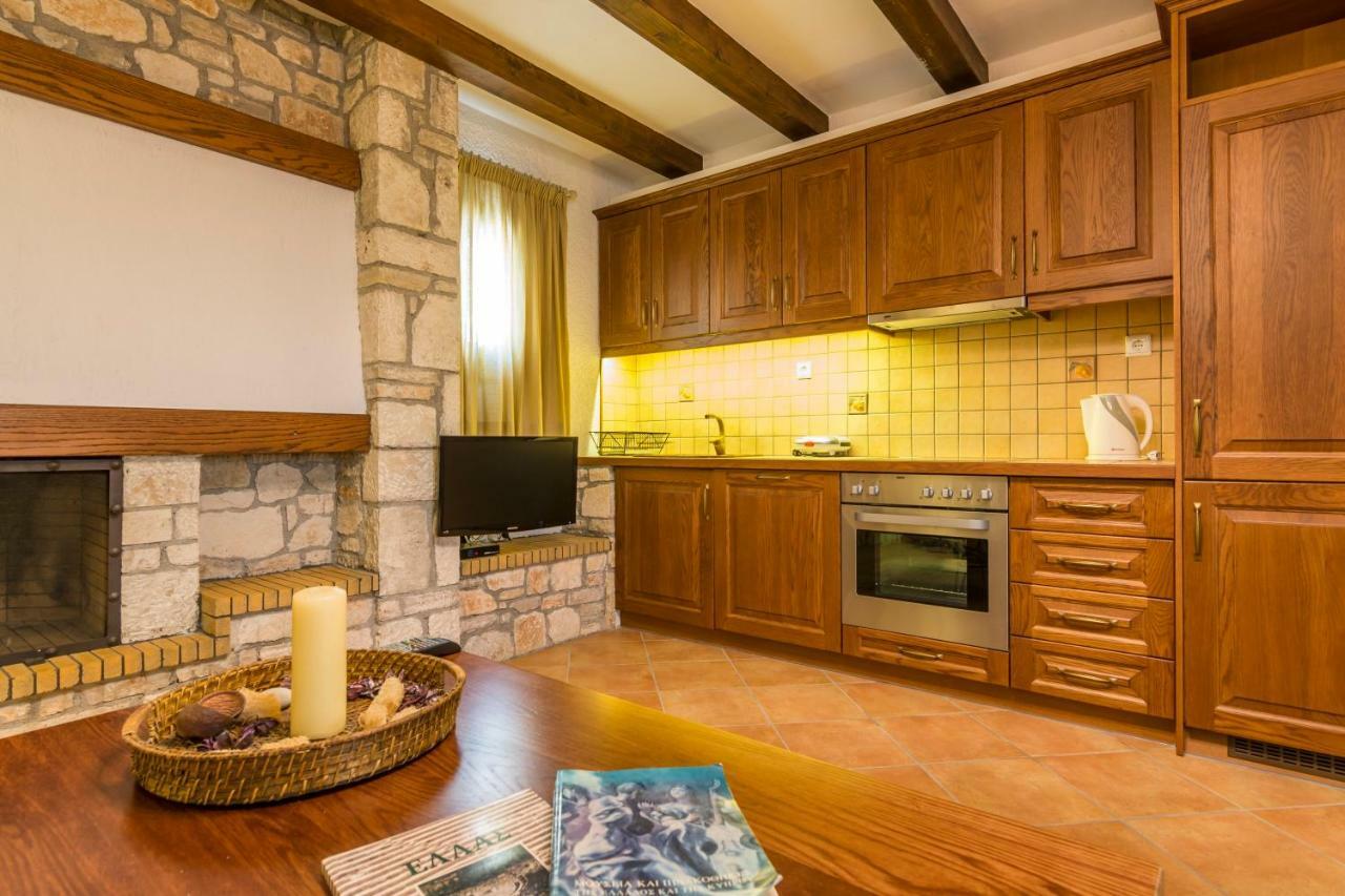 Villa Elaia Villas *