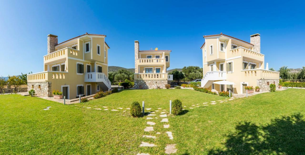 Villa Elaia Villas *
