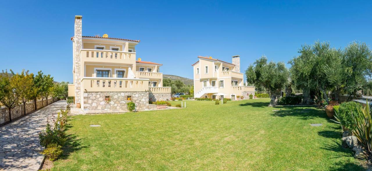 Elaia Villas *